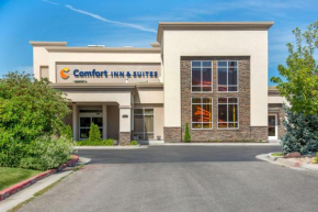 Гостиница Comfort Inn & Suites Logan Near University  Логан